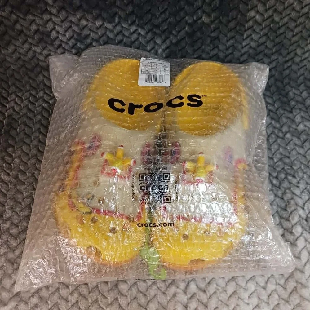 Crocs The Beatles Edition Yellow Submarine Classic Men's Clog Size 9 Women's 11